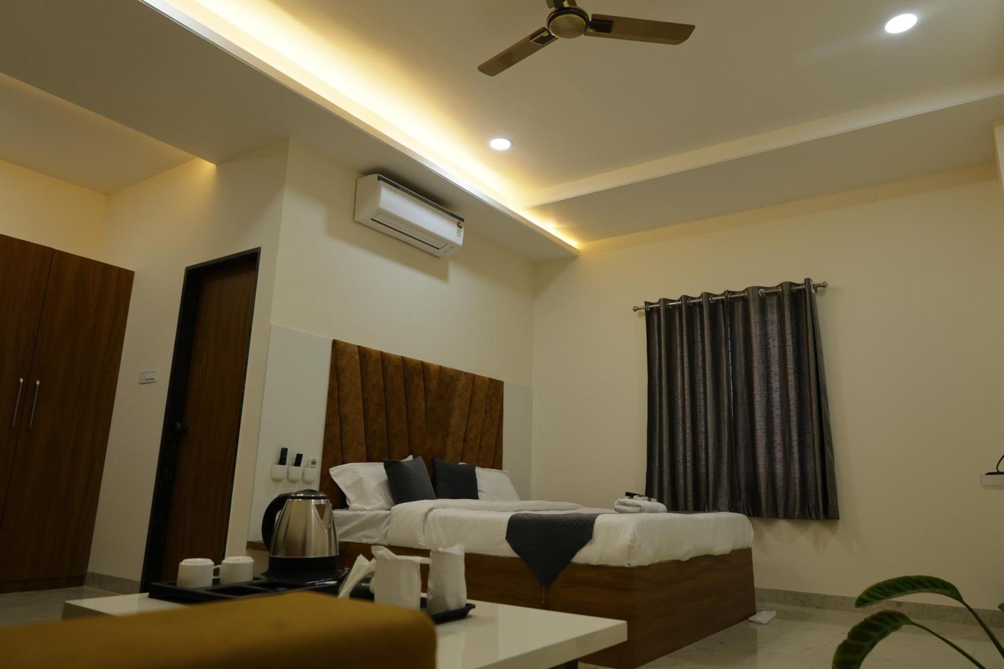 Hotel The Prime Land Hoshangabad ภายนอก รูปภาพ